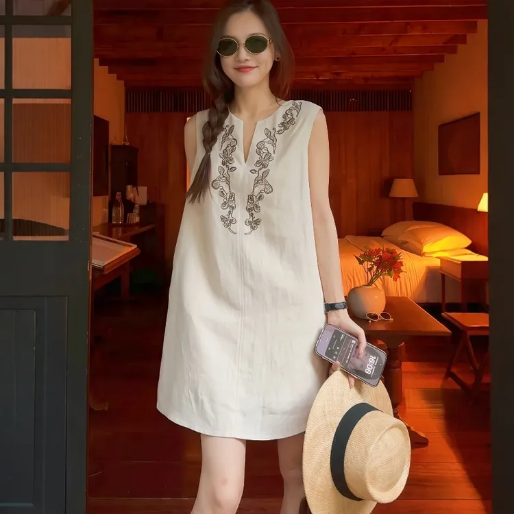 夏季白色棉麻无袖连衣裙新款今年流行高级感背心裙子女夏