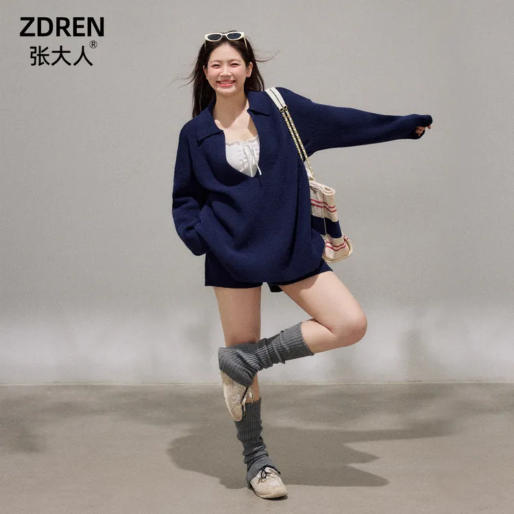张大人【百搭老钱】大码女装微胖妹妹气质V领抗条连帽毛衣短裤套装