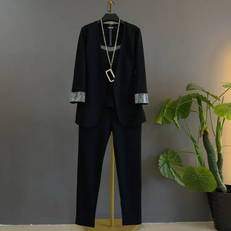 2025新款秋欧货时尚遮肉大码重工烫钻显瘦三件套