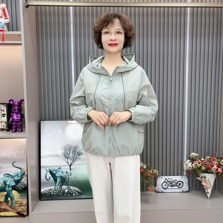 625-（妈妈装）女士秋新款彩色连帽休闲韩版舒适户外百搭外套