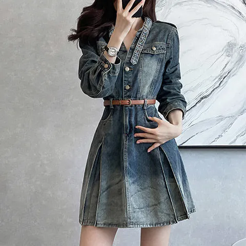 法式复古渐变压褶设计感牛仔连衣裙女2025春新款时尚气质a字短裙
