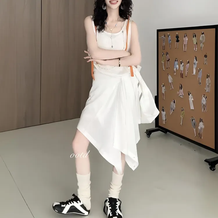 2025夏季新款休闲度假套装女纯色裸感背心宽松开衫+显瘦短裙套装