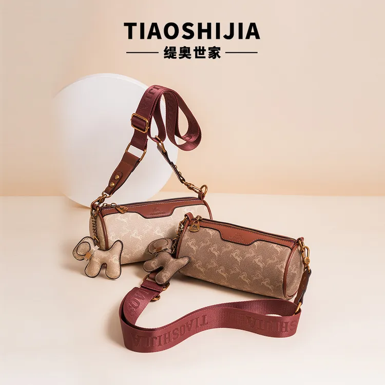 时尚软皮圆筒包2025新款百搭复古潮流印花单肩包休闲小包斜挎女包