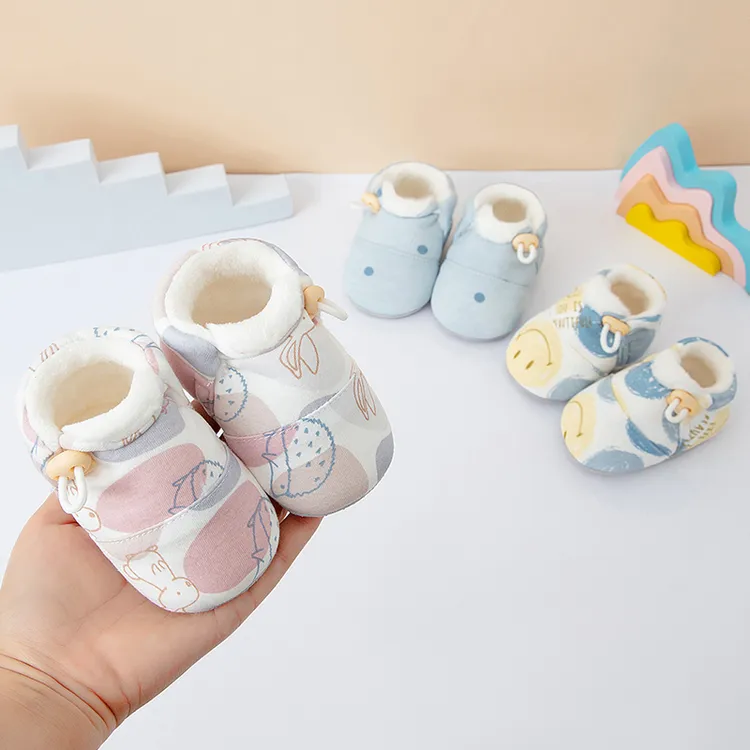 婴幼儿冬季纯棉加绒鞋子0-12个月新生宝宝软底保暖加厚学步鞋防掉