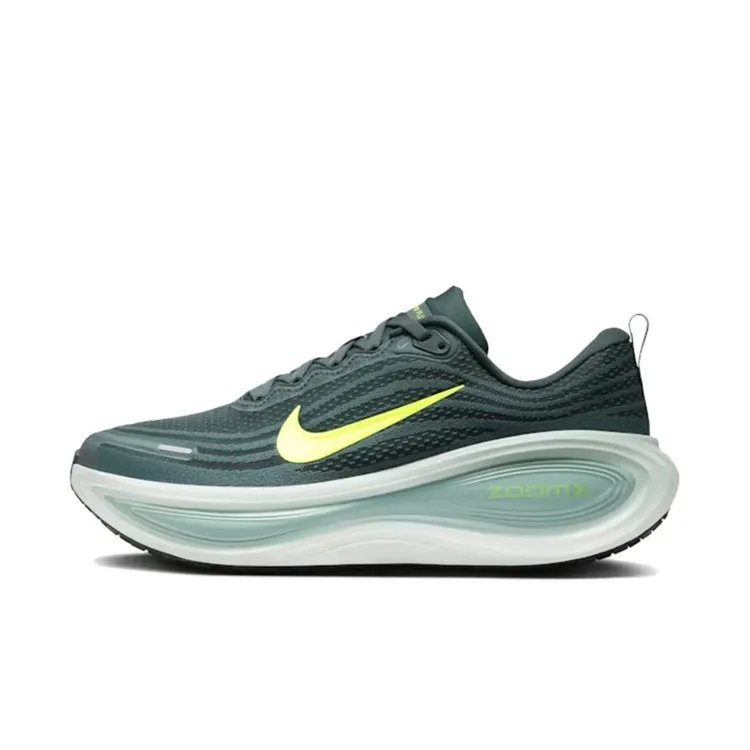 NIKE耐克男子NIKE VOMERO PLUS跑步鞋HV8150-300