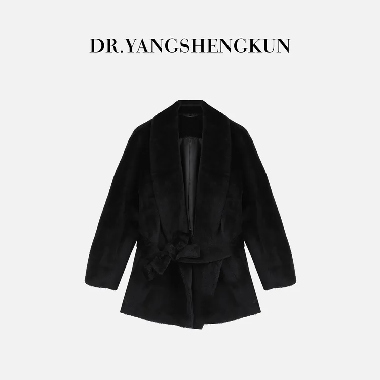 杨圣坤2025冬季新品皇室婴驼羊毛混纺高级感短款大衣W25121305