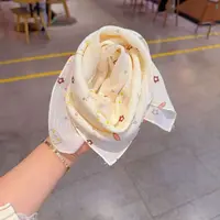 磁吸三角高级感小丝巾
