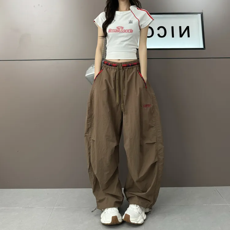 新款时尚撞色格子腰头字母刺绣宽松弯刀阔腿休闲裤