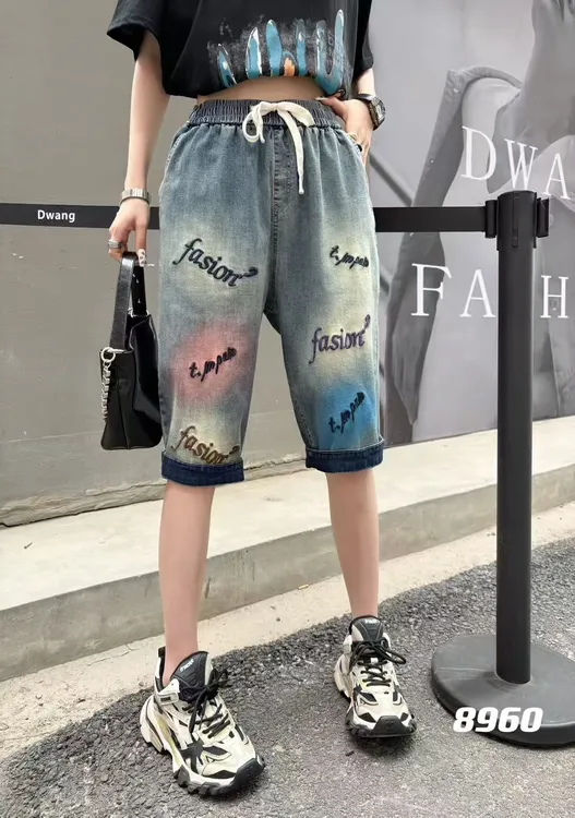 念一家夏季新款重工刺绣六分水洗牛仔裤