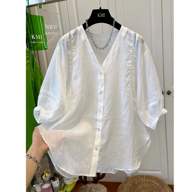 设计感小众镂空V领麻料中袖衬衫女上衣宽松气质轻薄夏款2025