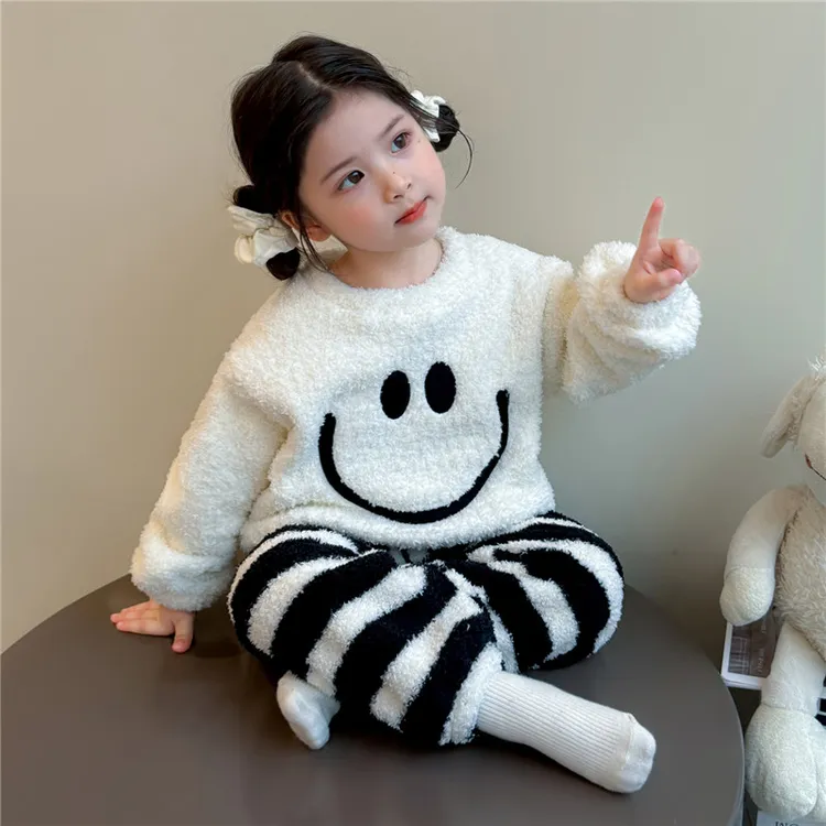 女童珊瑚绒睡衣秋冬2025新款儿童冬季家居服网红小女孩法兰绒套装