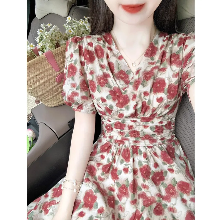 A262茶歇法式v领碎花高腰显瘦气质连衣裙女夏季女神范高级感