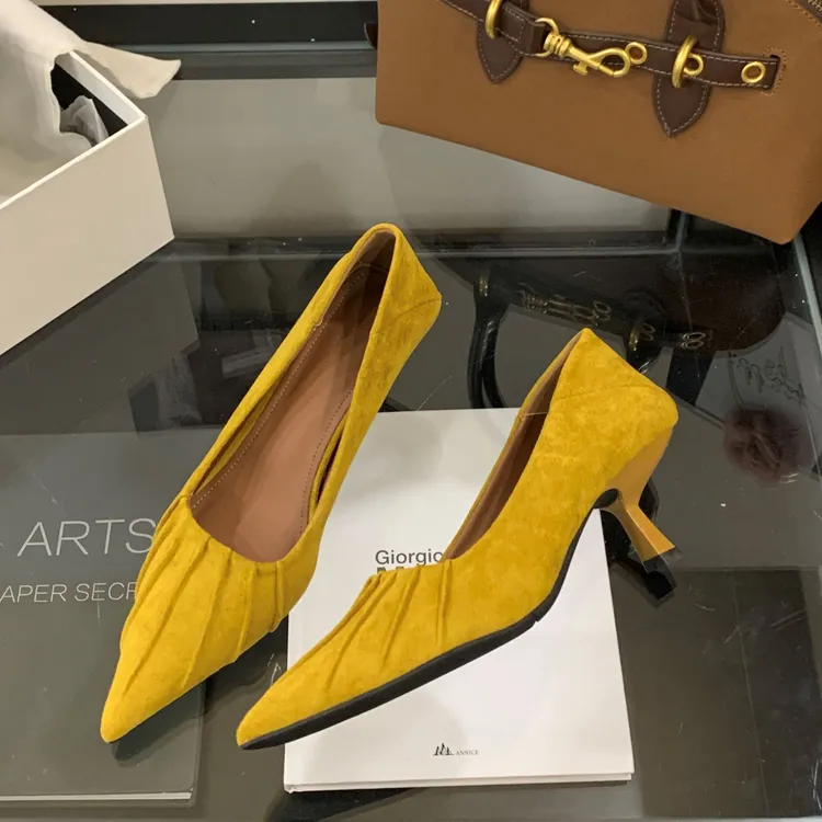 2025早秋法式尖头褶皱软面小猫跟鞋浅口温柔晚晚风舒适百搭单鞋女