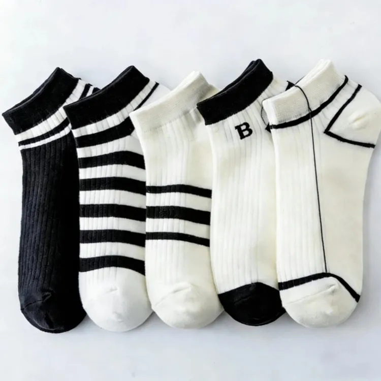 【到手10双】白色袜子短筒春夏季浅口船袜吸汗透气女简约黑白圣诞袜商品图