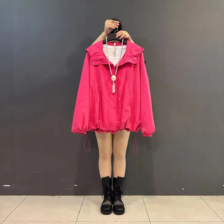 大码新款洋气连帽百搭冲锋衣纯色派克短外套夹克