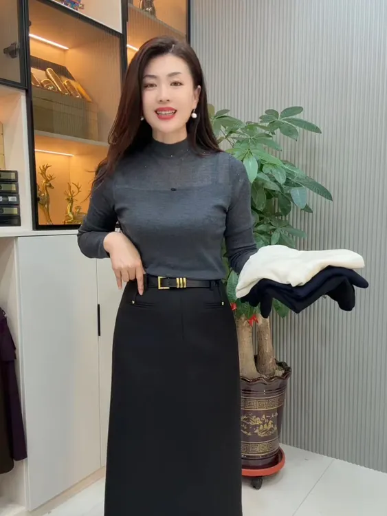 欧货高端微透半高领烫钻超细精纺针织衫