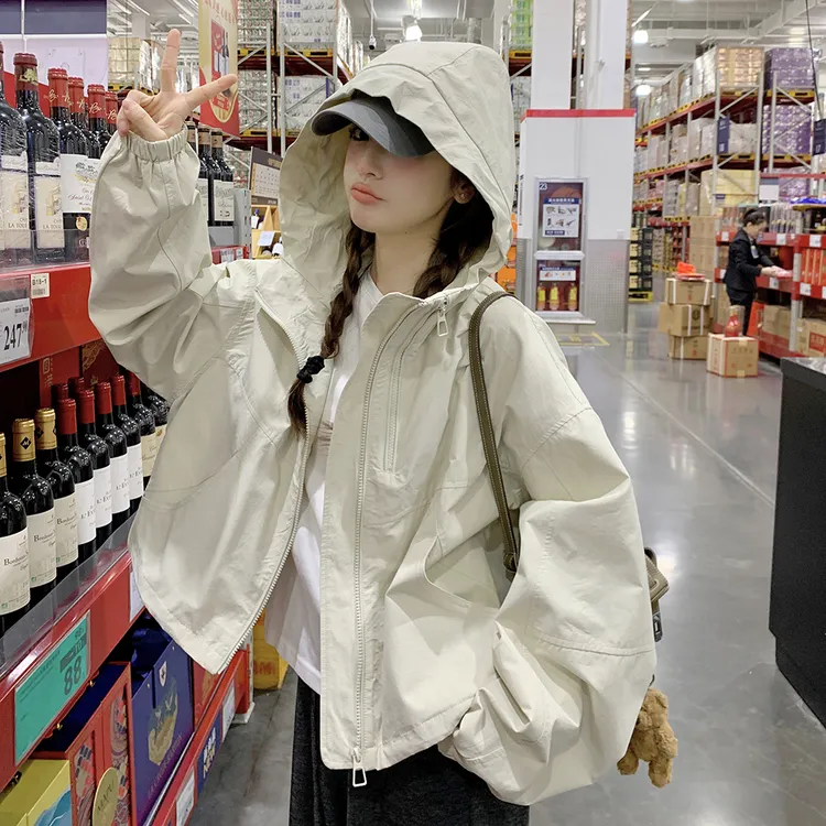 超好看米色短外套女小个子2025秋季新款时尚洋气冲锋衣韩系上衣潮