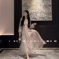 小橙子 法式V领连衣裙