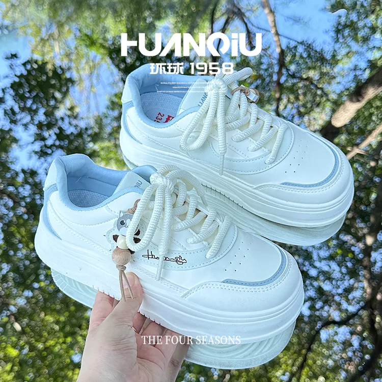 环球2025爆款萌趣挂件小白鞋可爱百搭厚底休闲鞋ins潮流时尚女鞋