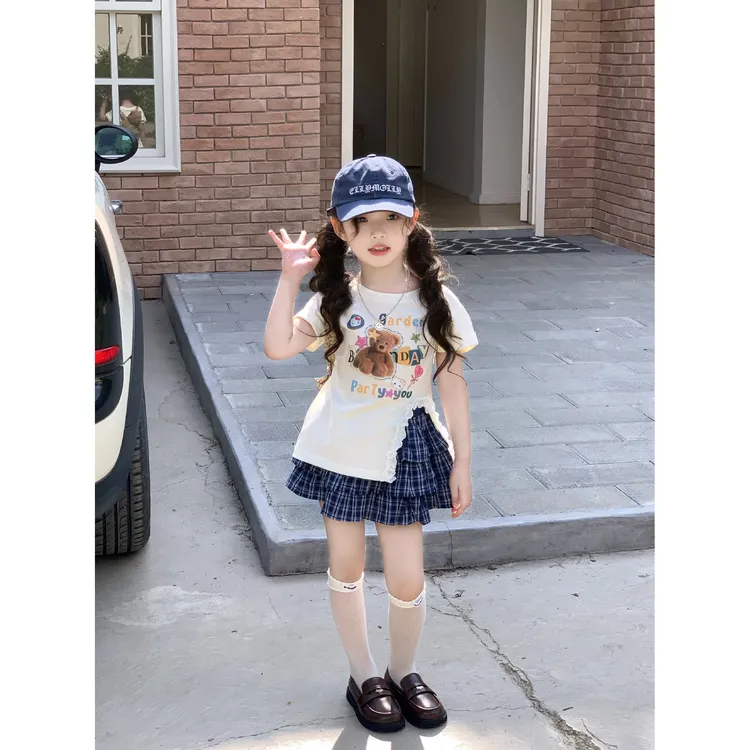 2025韩版夏季新款女童欧若风小熊印花开叉短袖格子百褶裙套装洋气