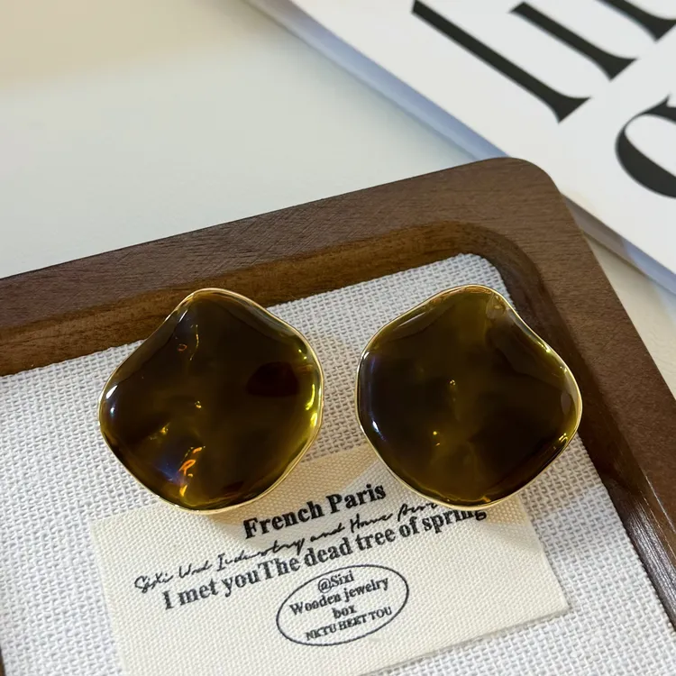 铜合金耳饰 咖色复古高级大耳钉时髦港风轻奢耳环法式耳饰r644