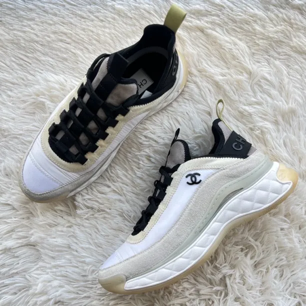 99新 Chanel/香奈儿 麂皮拼接中帮休闲鞋 38码 公价2.5w c0119