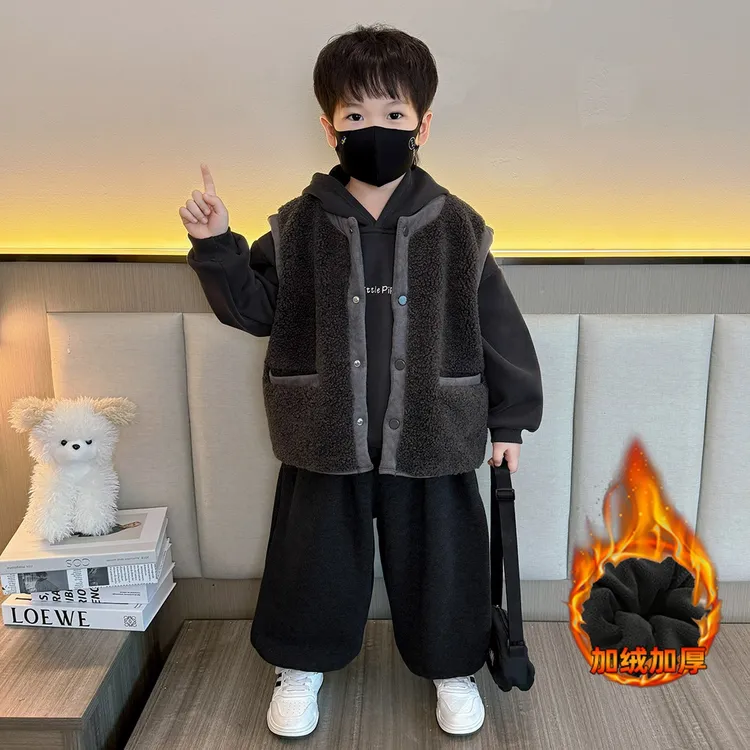 男童加绒套装秋冬2025新款儿童韩版马甲卫衣三件套男宝宝时髦衣服