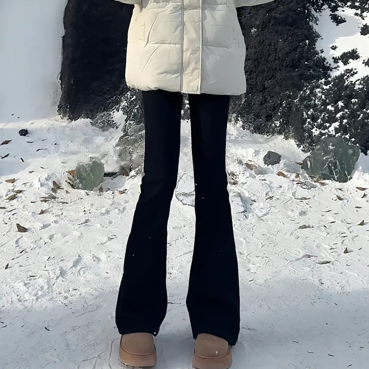 雪千羽黑色微喇牛仔裤女秋冬加绒高腰显瘦遮胯弹力直筒马蹄喇叭裤