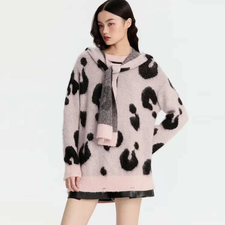 REVAN芮范粉黑撞色毛织套衫RM91103179