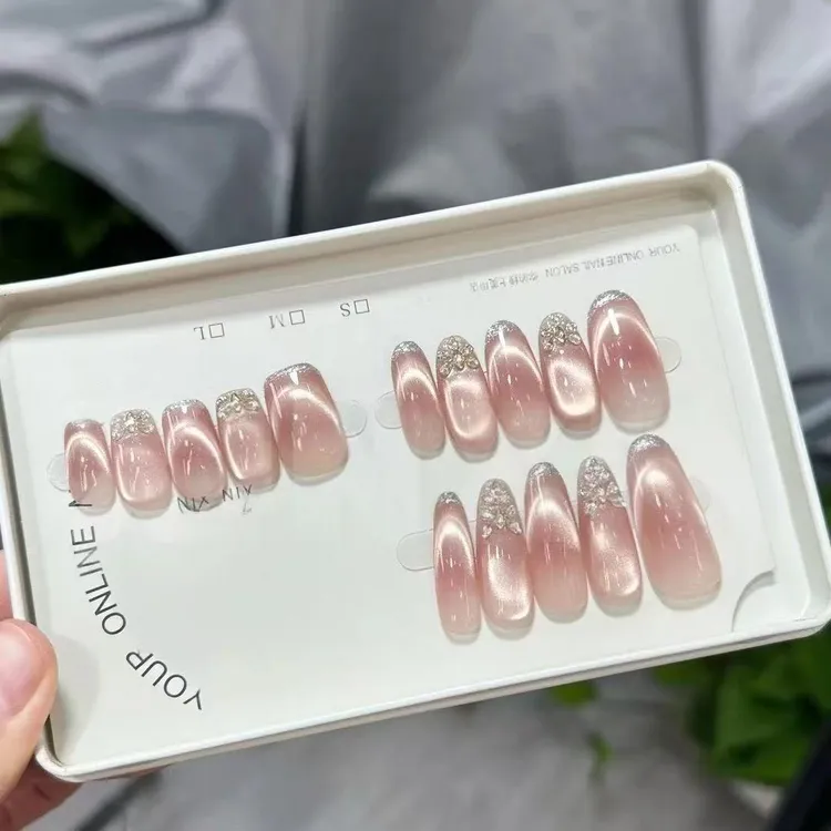 【不遗憾】裸粉清透猫眼纯手工穿戴甲 百搭显白猫眼中长款气质美甲