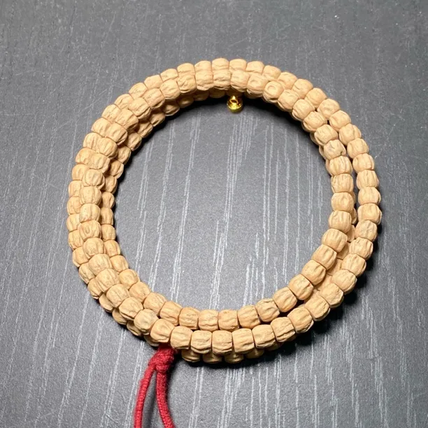 6毫米高油高密百香籽柏香脖挂手串