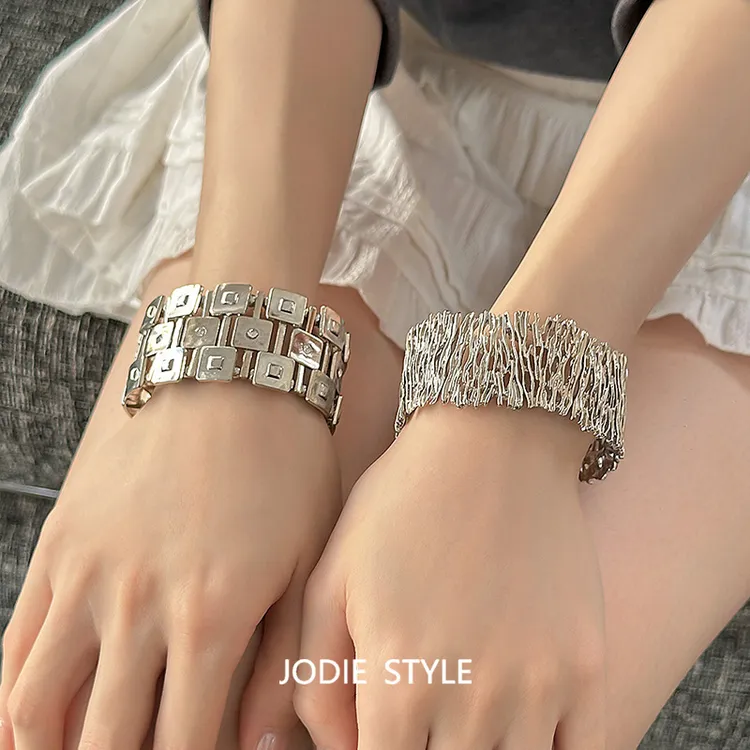 合金手链 韩系博主同款几何弹力水钻宽手链手镯高级个性时髦臂环