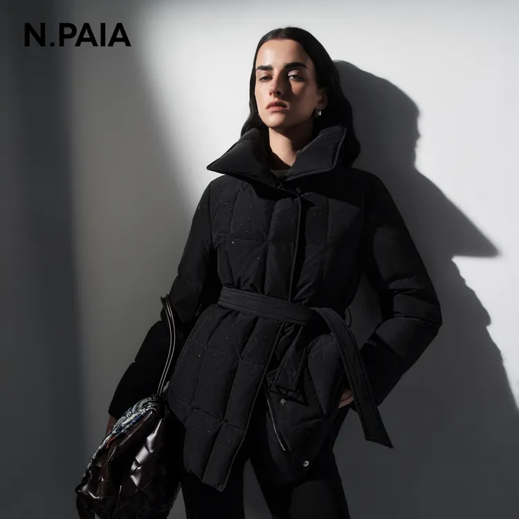 【双12】恩派雅2025新款翻领腰带宽松烫钻羽绒服XNKIAY902A