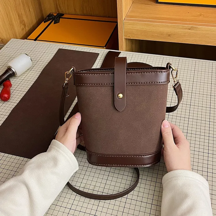 时尚跨境女包DIY单肩复古斜挎女包时尚材料包小水桶包通勤手工包