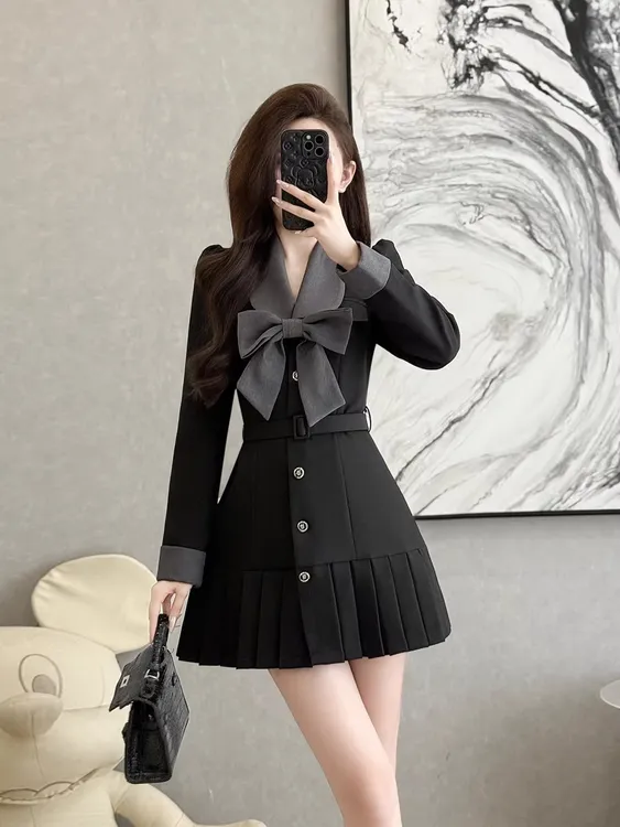 千金风蝴蝶结连衣裙女春秋黑色收腰显瘦百褶西装裙气质高级感裙子