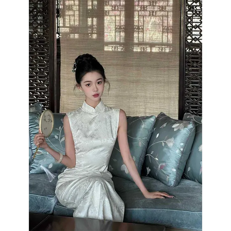 订婚礼服高端轻奢小众国风修身立领改良旗袍连衣裙夏季旗袍种草