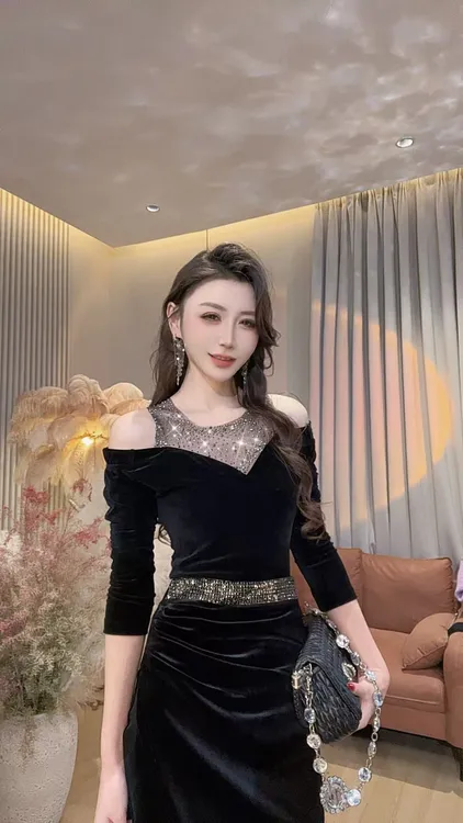 【美美专享】661705秋季新款假两件拼接网纱烫钻丝绒上衣女