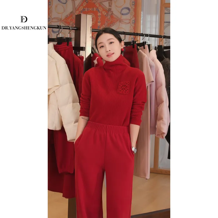 杨圣坤2025冬季新品100%山羊绒口袋钩花高领打底针织衫SQ25120743