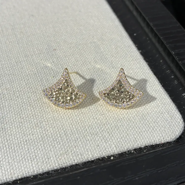 铜合金锆石耳饰 镀K金925银针906号扇形金色碎碎冰耳钉