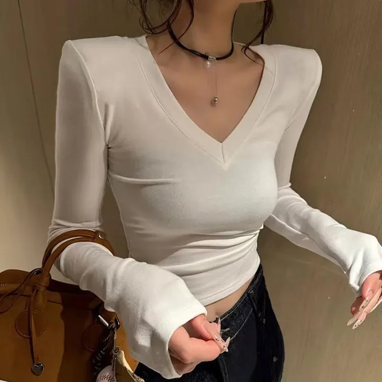 设计感小众V领内搭长袖T恤女装秋季打底衫收腰显瘦独特漂亮小上衣
