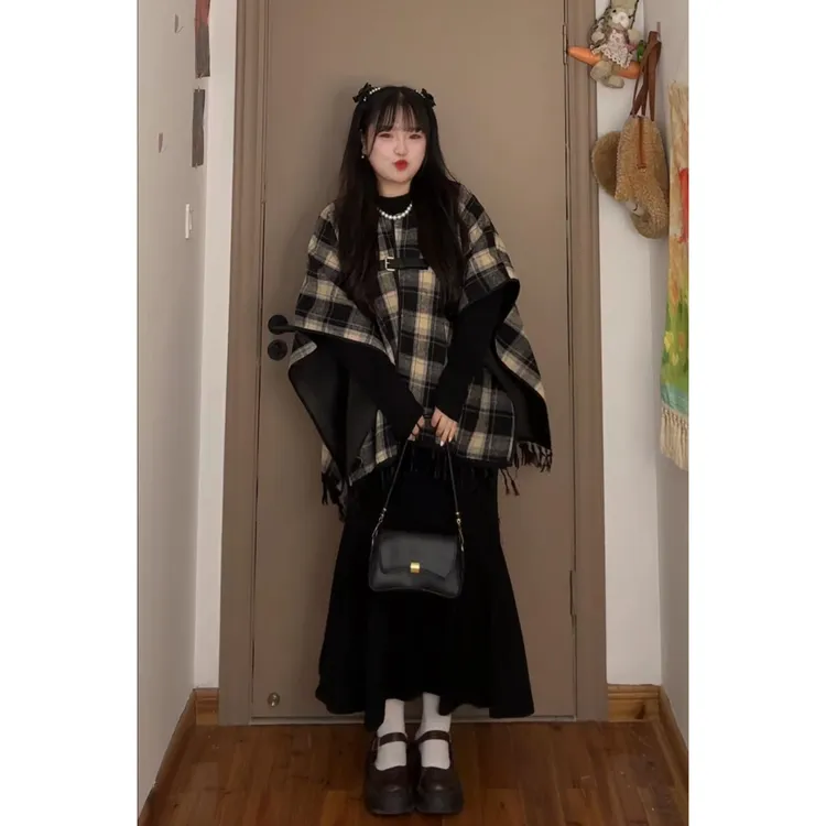 秋冬新款美拉德复古格纹女士斗篷披肩外套套装