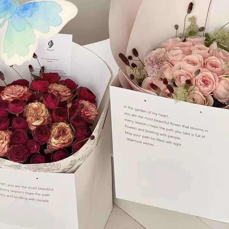 新款简约字母短句浪漫抱抱袋鲜花花束手提袋高级英牛皮袋花艺资材商品图