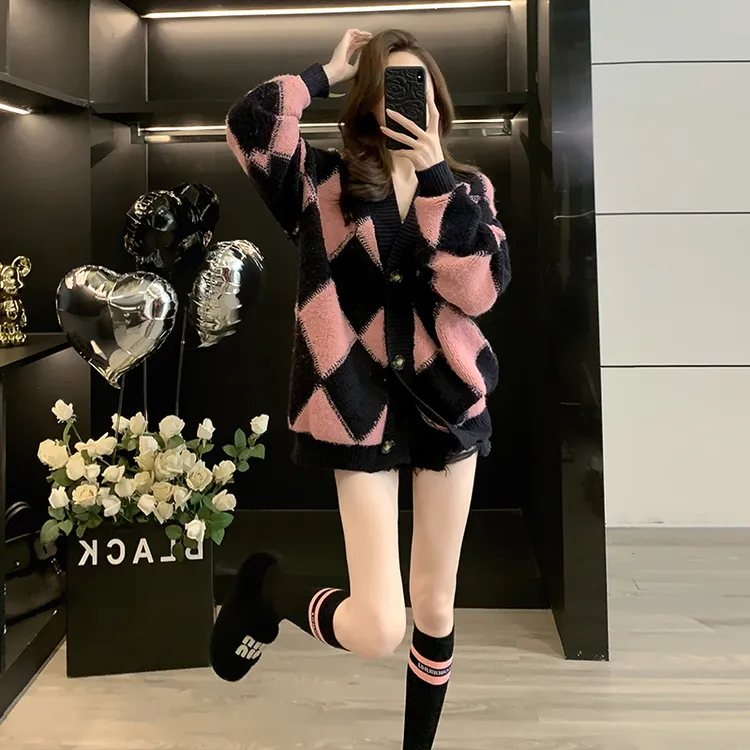 欧货慵懒风宽松大版菱格撞色毛衣外套女2025秋冬加厚针织开衫上衣