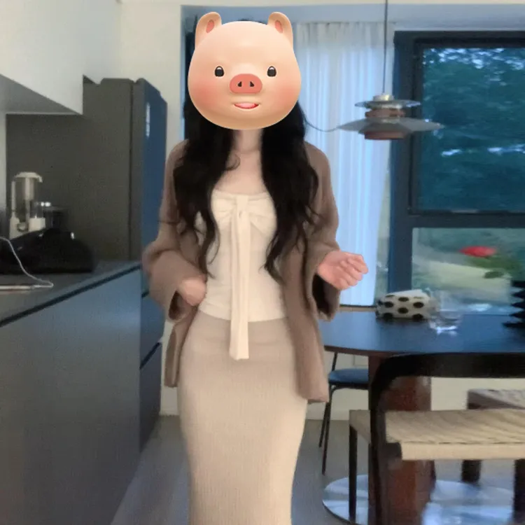 2025新款法式慵懒长袖针织吊带连衣裙子女秋季气质高级感显瘦套装