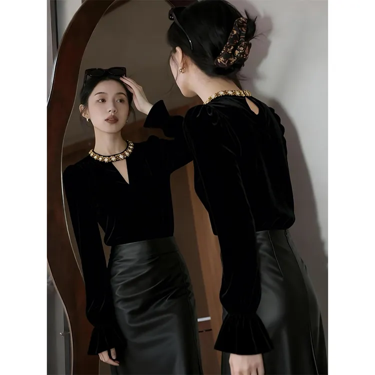 法式复古赫本风黑色修身显瘦丝绒打底衫女内搭秋冬喇叭袖绝美上衣