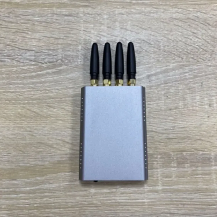 四天线银色外壳带车充带天线通用车用熄火不断电车载充电