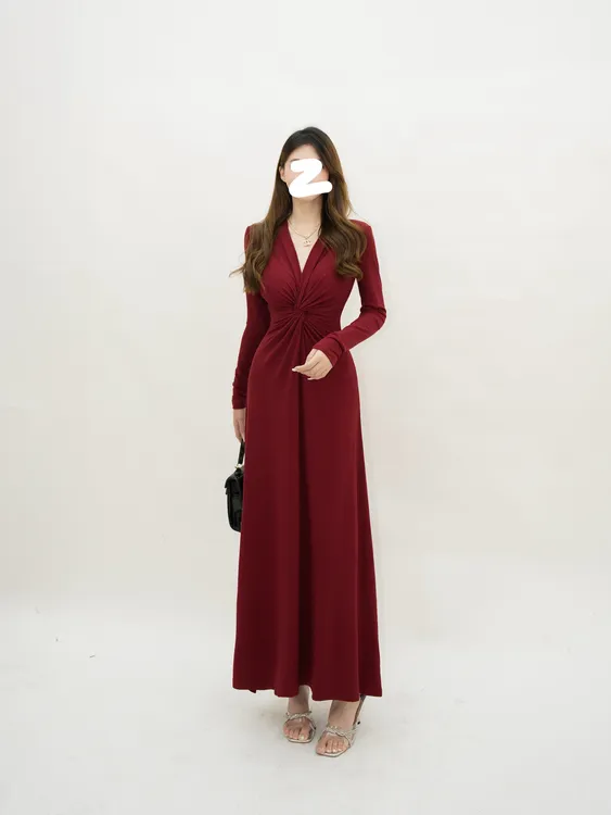 法式V领扭结2025秋季新款显瘦长裙收腰设计感气质时尚大摆连衣裙