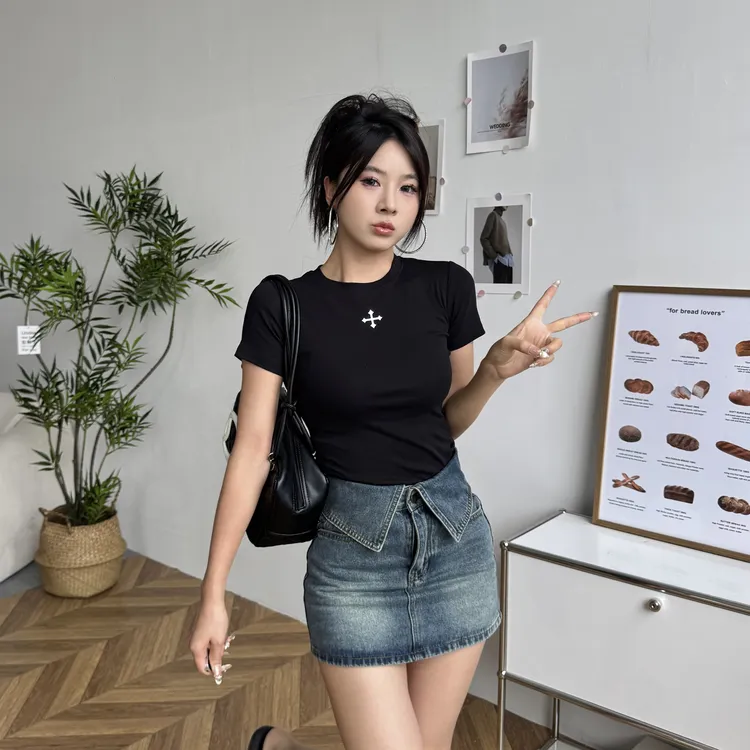 轻薄裸感沙漏腰印花短袖女修身正肩圆领t恤短款高弹凉感显瘦tee