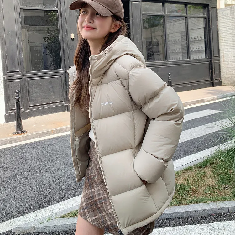 芸古冬季宽松面包服轻型情侣款加厚短款羽绒服女时尚简约保暖外套