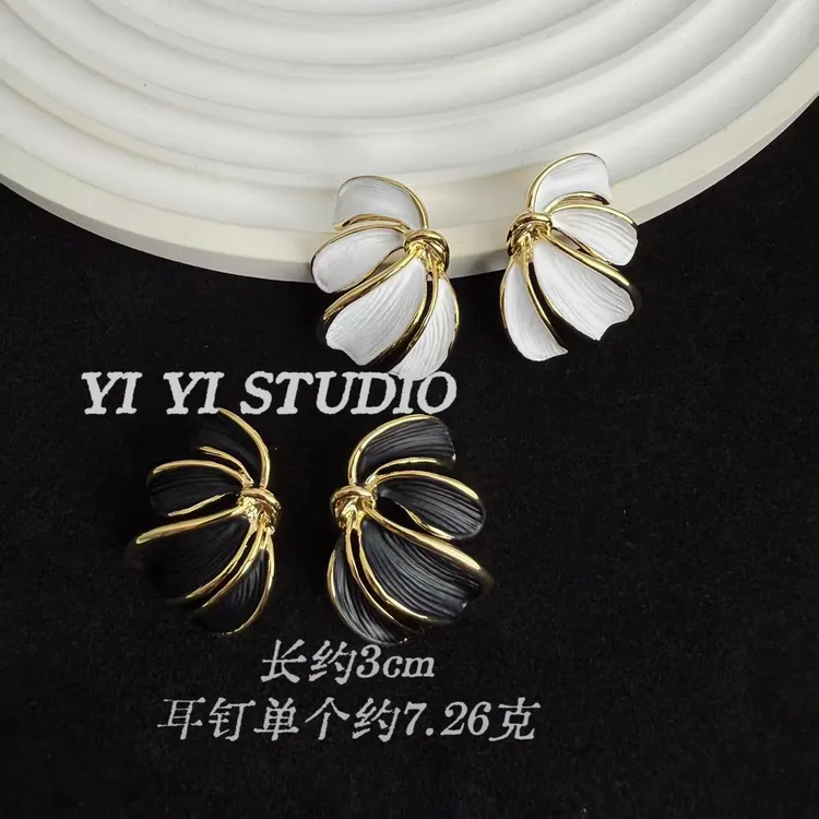 铜合金耳饰 小众设计滴油花瓣耳饰 个性时尚耳钉